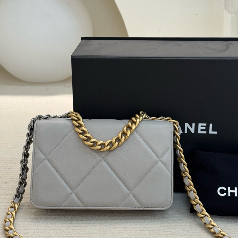 香奈兒/Chanell 19bag Woc 芯片款 高級淺灰色 日常適配度高-1