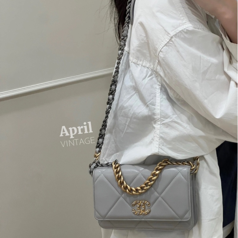 香奈兒/Chanell 19bag Woc 芯片款 高級淺灰色 日常適配度高-5