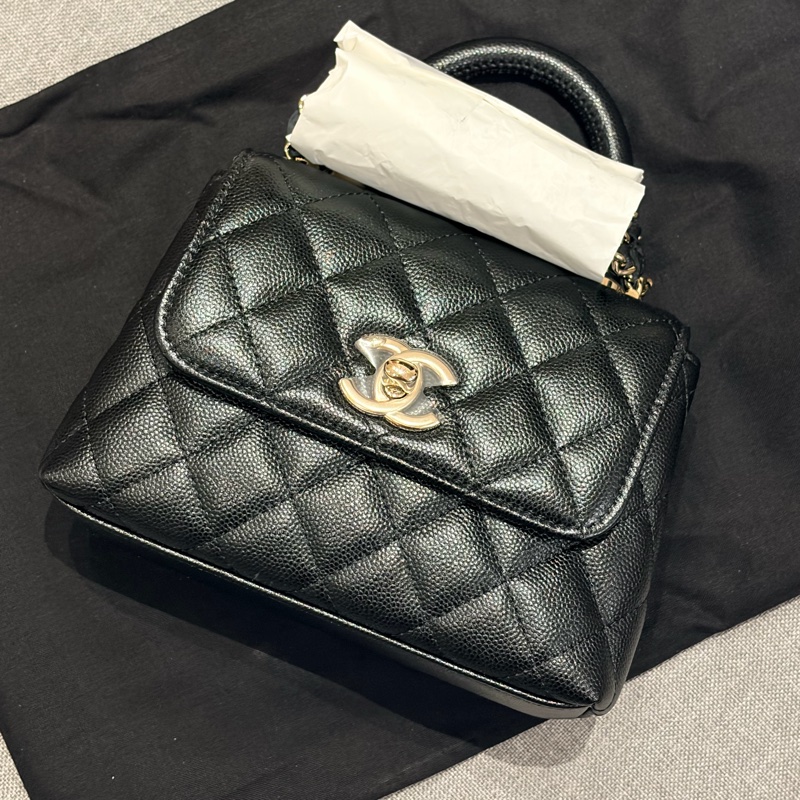 Chanel Coco Handle Nano 黑金-1