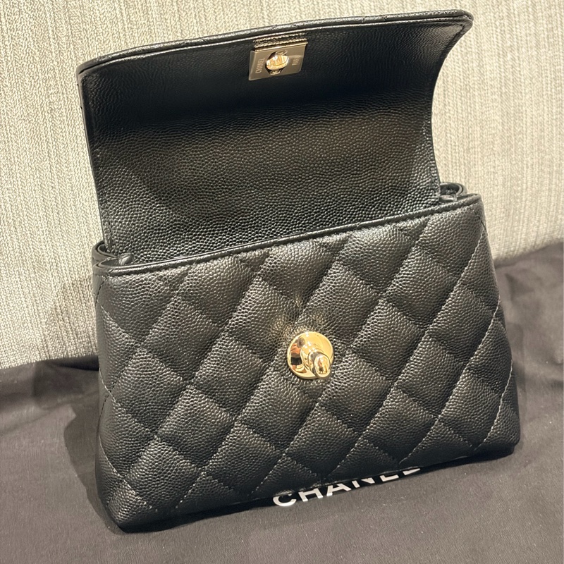 Chanel Coco Handle Nano 黑金-3