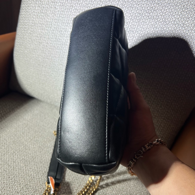 聖羅蘭YSL puffer黑金小號雲朵鏈條包 底長24-5