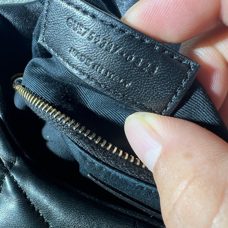 聖羅蘭YSL puffer黑金小號雲朵鏈條包 底長24-8