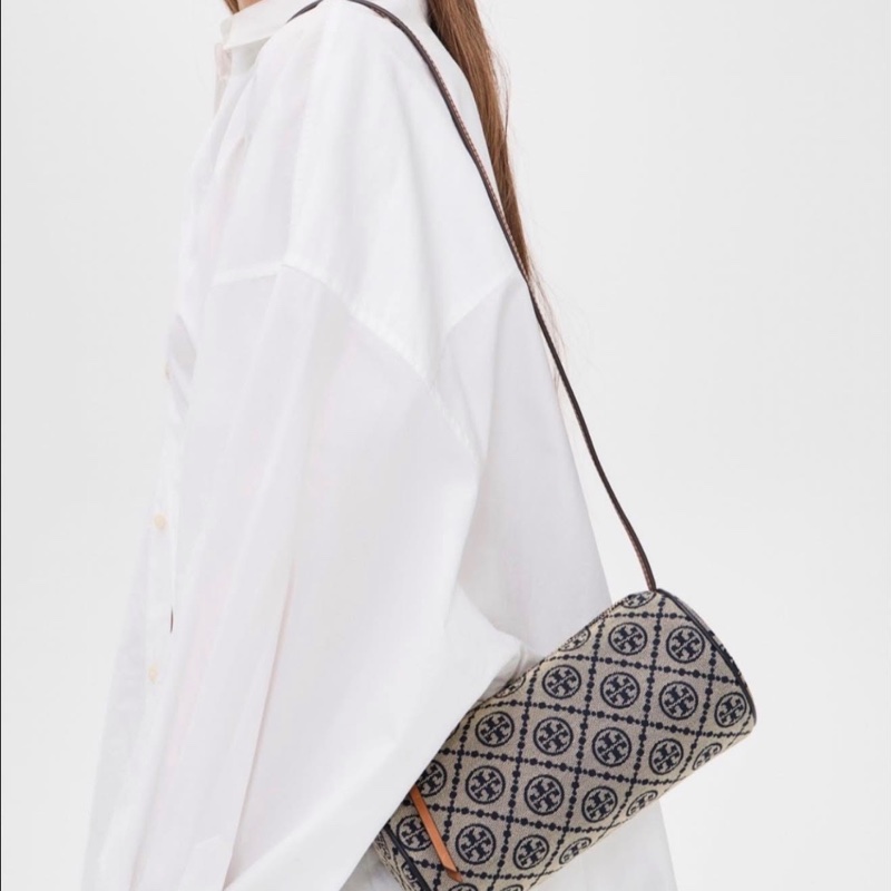 Tory Burch T MONOGRAM CYLINDER BAG深藍老花色滾桶包-2