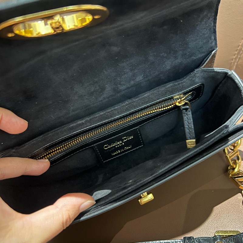 迪奧/Dior Montaigne蒙田30包牛皮純色CD標誌斜挎包 底長22.5-5