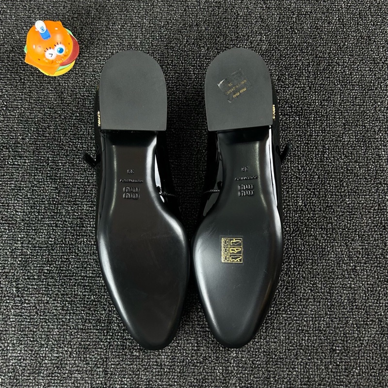 miumiu繆繆黑色瑪麗珍鞋 尺碼:39-7