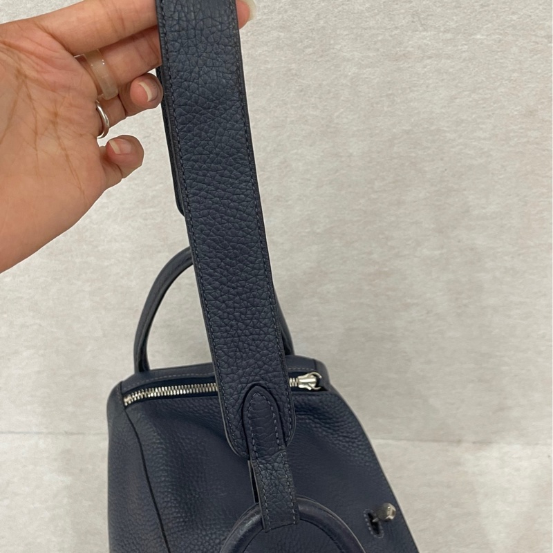 Hermes Lindy 30 午夜藍銀扣-11