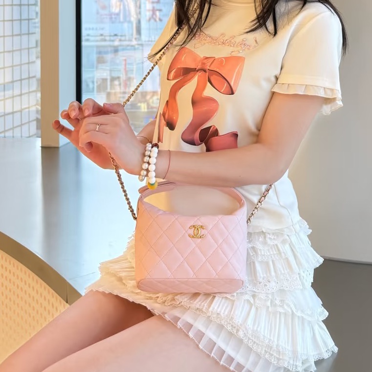 甜妹穿搭✨🌸Chanel香奈兒26C櫻花粉金扣飯盒包手提單肩斜挎鏈條包-4