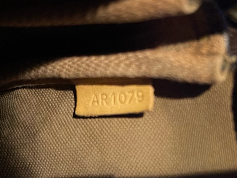 22弄」Louis Vuitton vintage M51980 大麻將包 麻將包 老包 古董 小包 斜背包 腋下包 肩背包-16