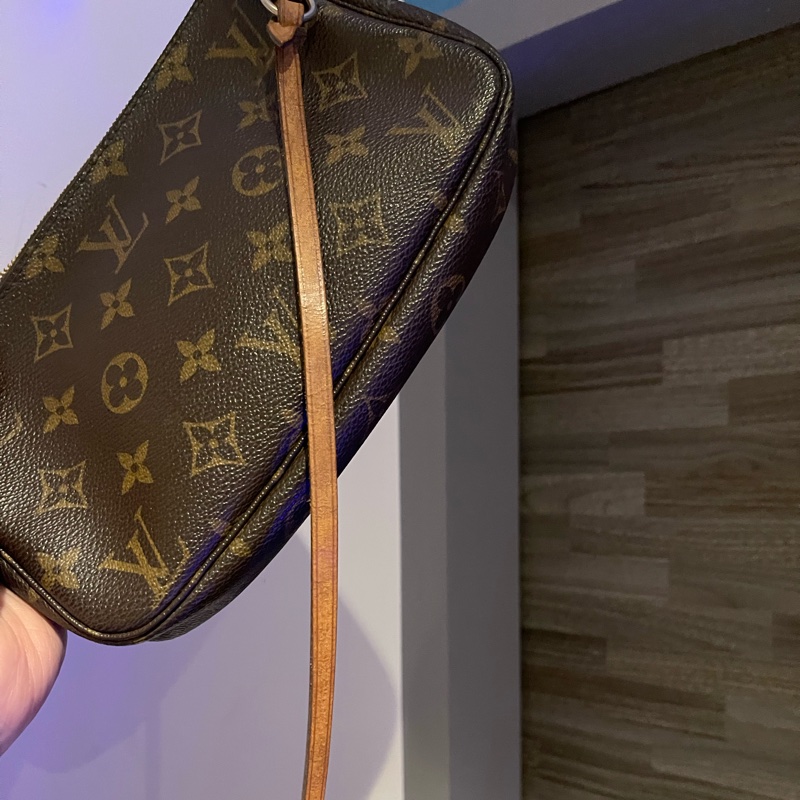 22弄」Louis Vuitton vintage M51980 大麻將包 麻將包 老包 古董 小包 斜背包 腋下包 肩背包-19
