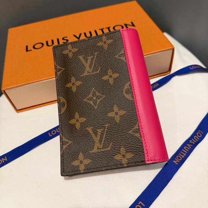 Louis Vuitton LV老花拚皮 Colormania系列牛皮護照套 護照夾-1