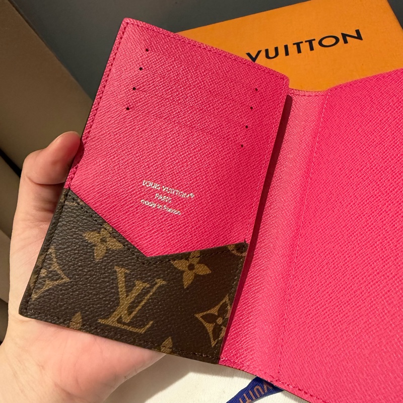 Louis Vuitton LV老花拚皮 Colormania系列牛皮護照套 護照夾-3