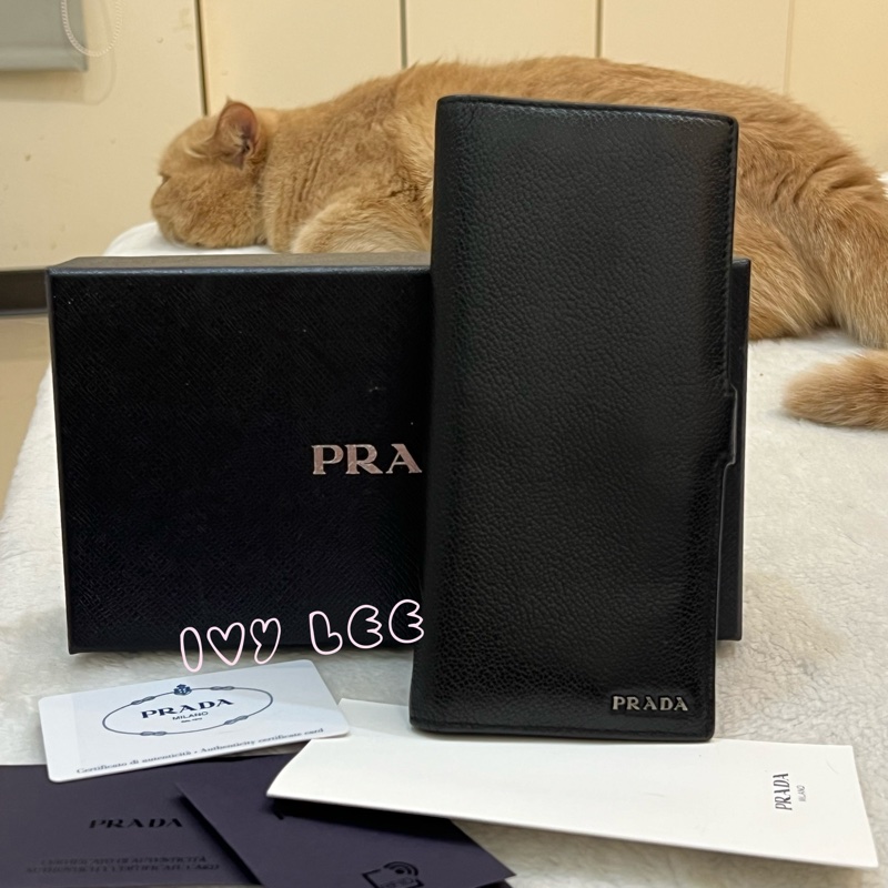 PRADA 2MV015 浮雕LOGO 黑藍 二折長夾 正品 二手精品-0
