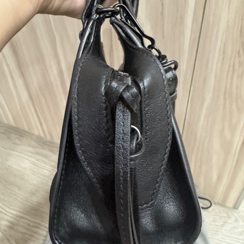 Balenciaga 黑色機車包-4