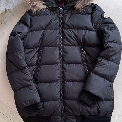 moncler 浣熊毛 羽绒外套