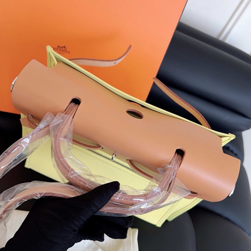 【近新閒置品】99新 Hermes愛馬仕herbag31 銀扣 外縫線 小雞黃 手提單肩斜挎包,框P刻-9