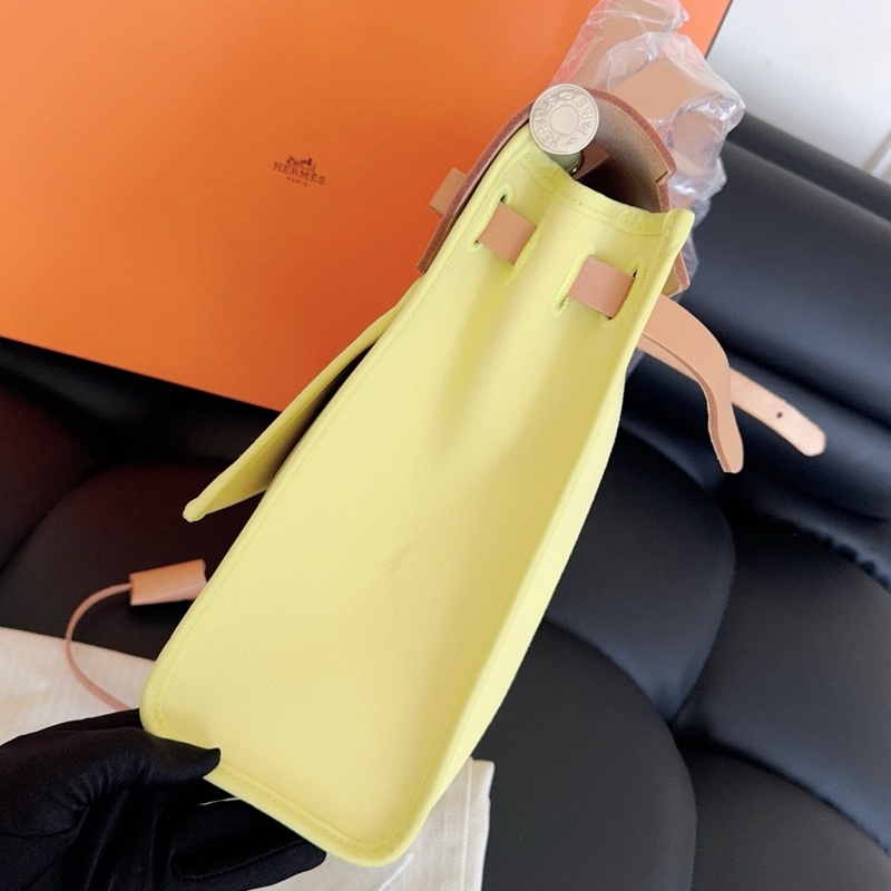 【近新閒置品】99新 Hermes愛馬仕herbag31 銀扣 外縫線 小雞黃 手提單肩斜挎包,框P刻-15