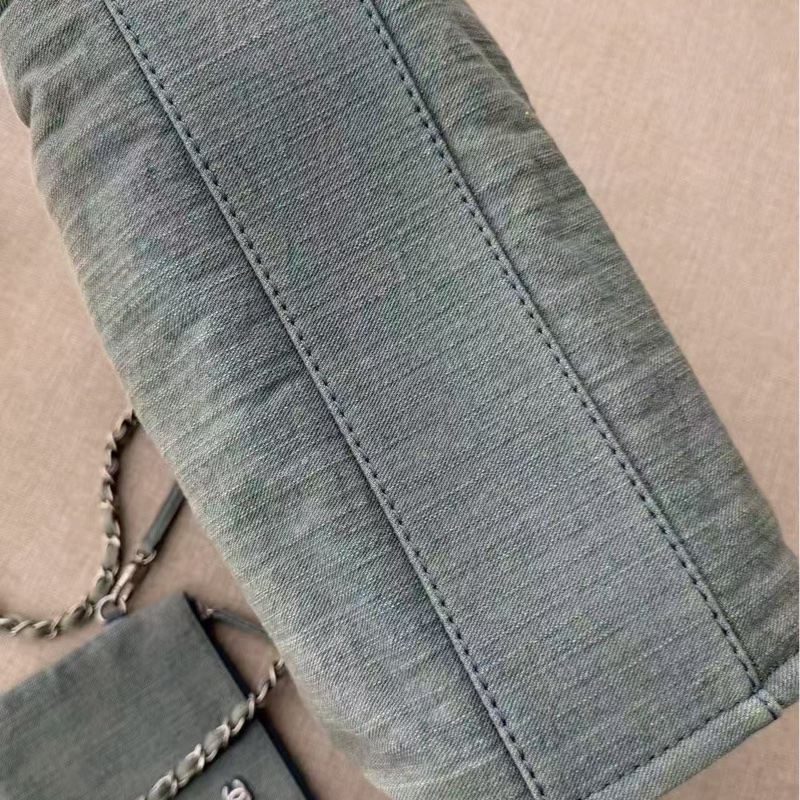 CHANEL 牛仔銀扣子母手提肩背沙灘包中號-4