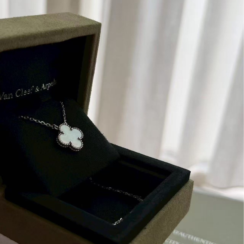 Van Cleef & Arpels 梵克雅寶 Alhambra四葉草項鍊-2