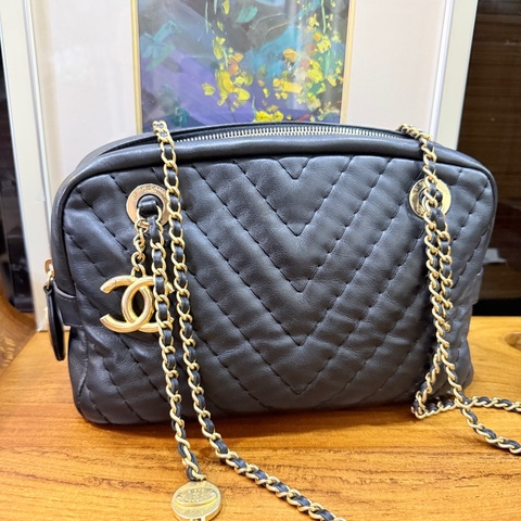 CHANEL 香奈兒 黑色 耐用牛皮 皮穿鏈斜背包 內裡拉鍊膠膜還在✨