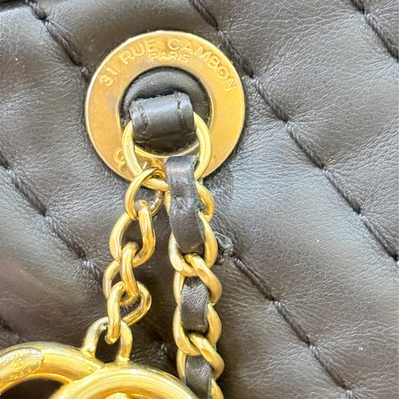 CHANEL 香奈兒 黑色 耐用牛皮 皮穿鏈斜背包 內裡拉鍊膠膜還在✨-13