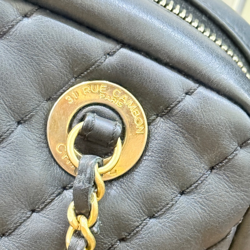 CHANEL 香奈兒 黑色 耐用牛皮 皮穿鏈斜背包 內裡拉鍊膠膜還在✨-15