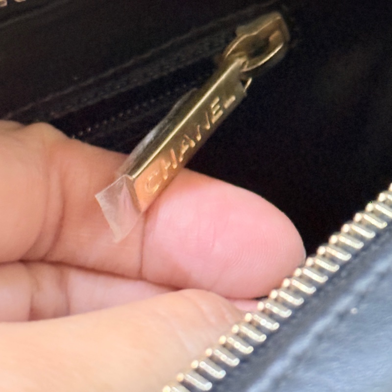 CHANEL 香奈兒 黑色 耐用牛皮 皮穿鏈斜背包 內裡拉鍊膠膜還在✨-19