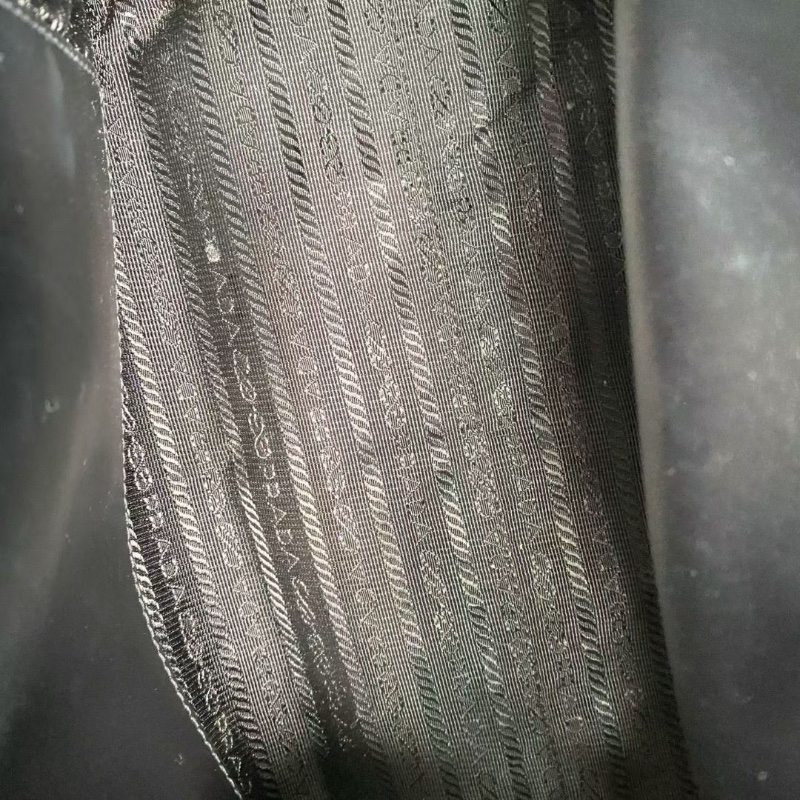 Prada Monochrome黑色手提斜背包26*20*14 9新 配件塵袋 購證 保卡 肩帶-7
