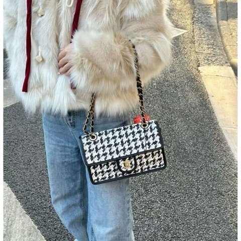 Chanel 千鳥格編織花呢CF 中號 芯片款 金扣 黑白熊貓拼色 24*16*7 95新 配件塵袋 盒子