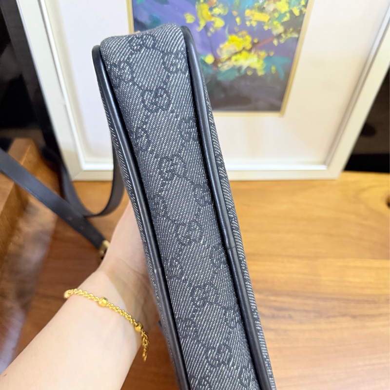 Gucci灰黑色 老花 胸口包 肩背包 腋下包 保齡球包-5