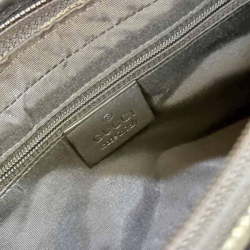 Gucci灰黑色 老花 胸口包 肩背包 腋下包 保齡球包-12