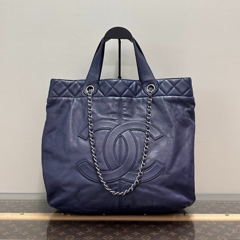 CHANEL 藍色銀扣羊皮大Logo手提肩背斜背包33*34*15.5 9新 配件塵袋-1