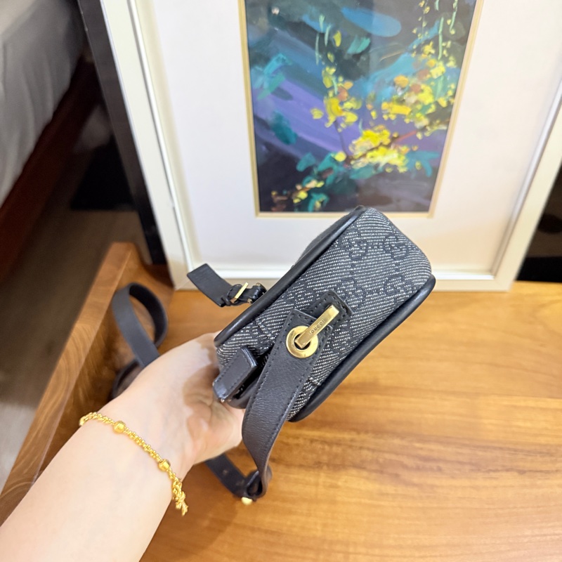 Gucci灰黑色 老花 可當胸口包 肩背包 腋下包 男女都可用-4