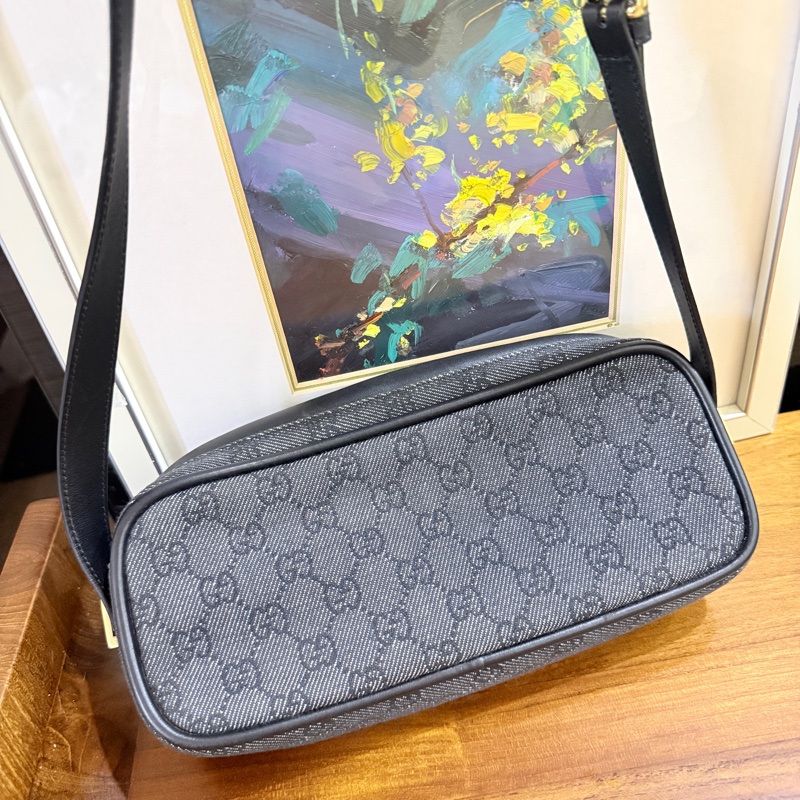 Gucci灰黑色 老花 可當胸口包 肩背包 腋下包 男女都可用-20