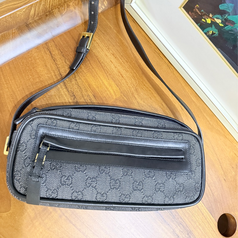 Gucci灰黑色 老花 可當胸口包 肩背包 腋下包 男女都可用-23
