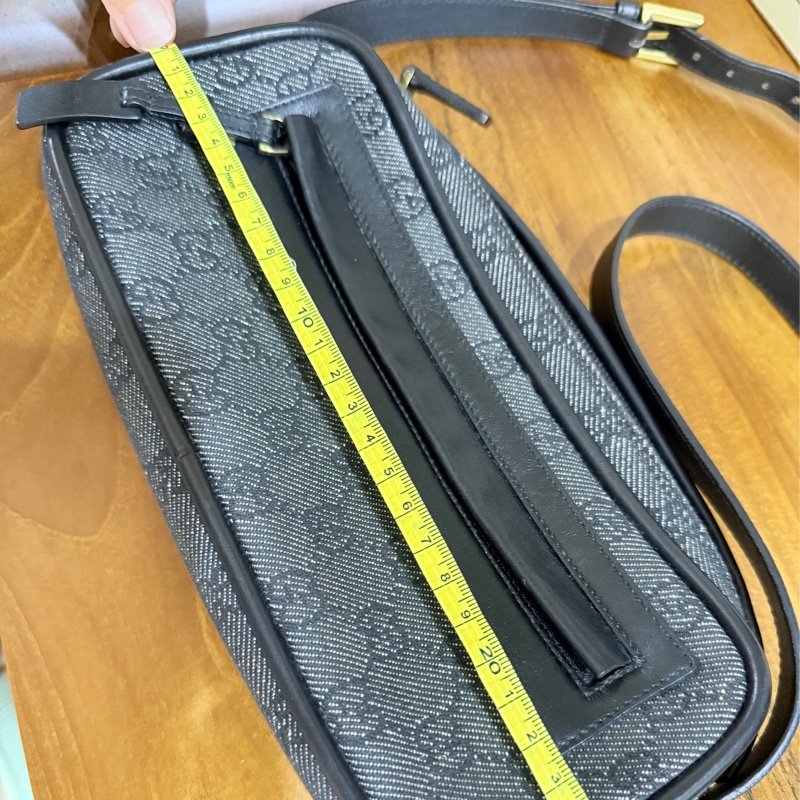 Gucci灰黑色 老花 可當胸口包 肩背包 腋下包 男女都可用-28