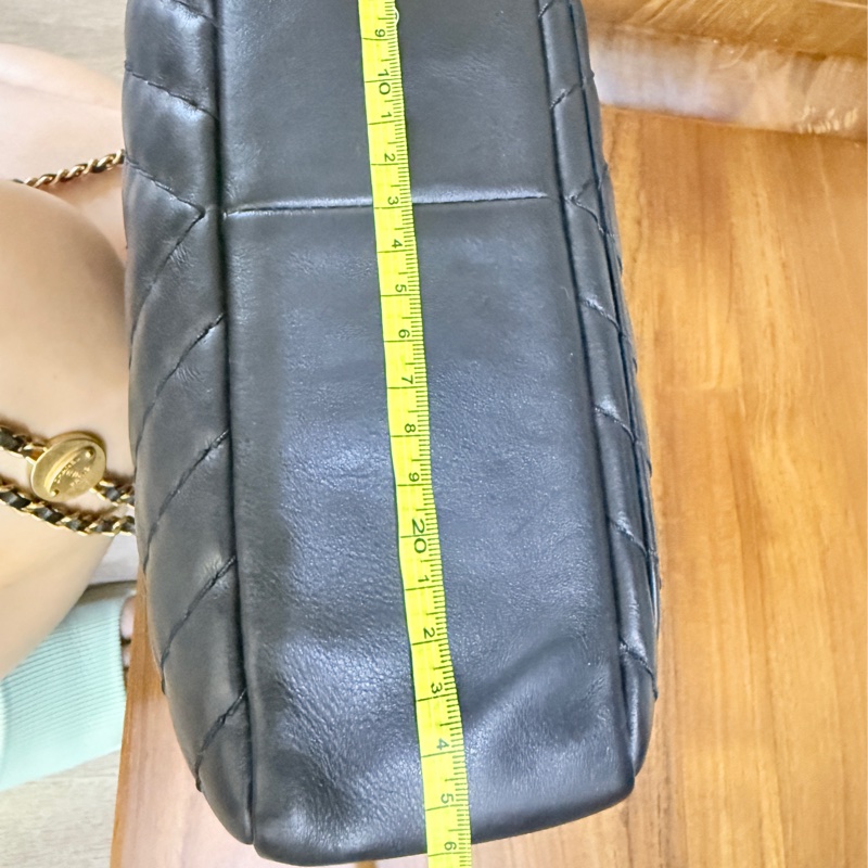 CHANEL 香奈兒 黑色 耐用牛皮 皮穿鏈斜背包 內裡拉鍊膠膜還在✨-1
