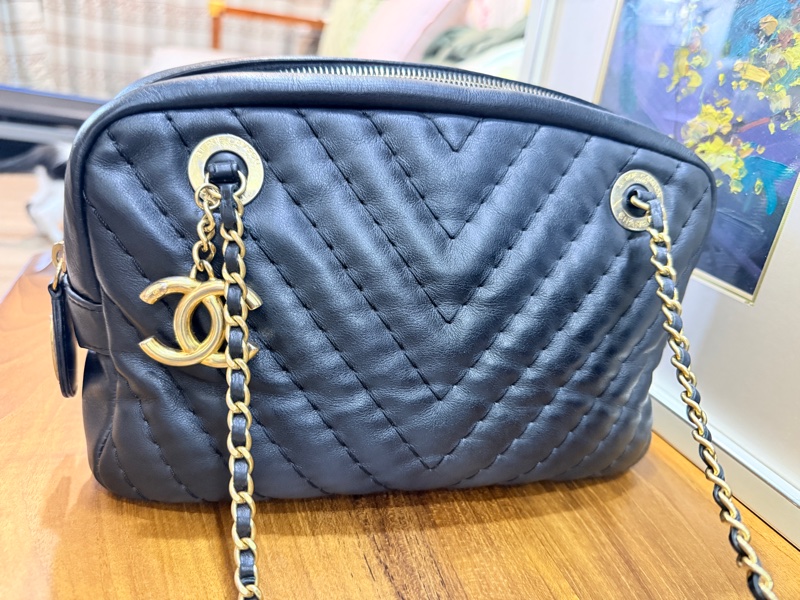 CHANEL 香奈兒 黑色 耐用牛皮 皮穿鏈斜背包 內裡拉鍊膠膜還在✨-38