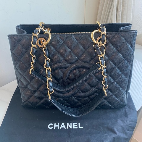 Chanel 黑金托特GST菱格紋雙C荔枝牛皮