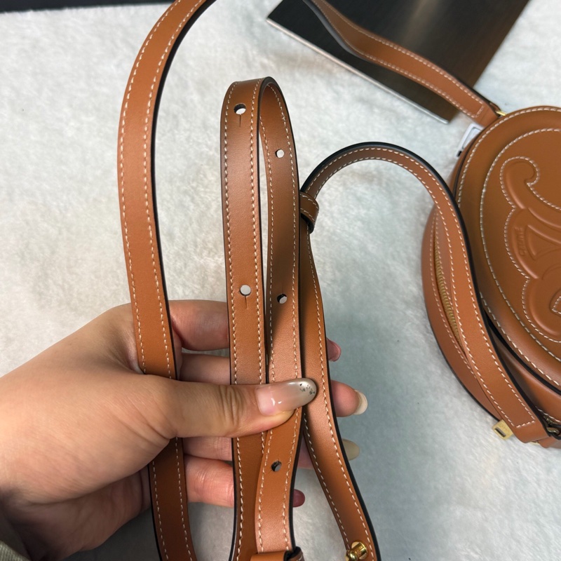 Celine 賽琳 浮雕凱旋門月餅包,尺寸14/10/5cm-12