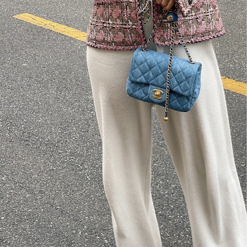 Chanel 牛仔金球方胖子-9