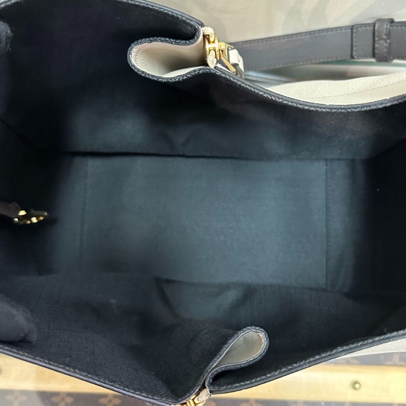 LOEWE 金扣Hammock手提斜背包28*24*14 9新 配件塵袋-6