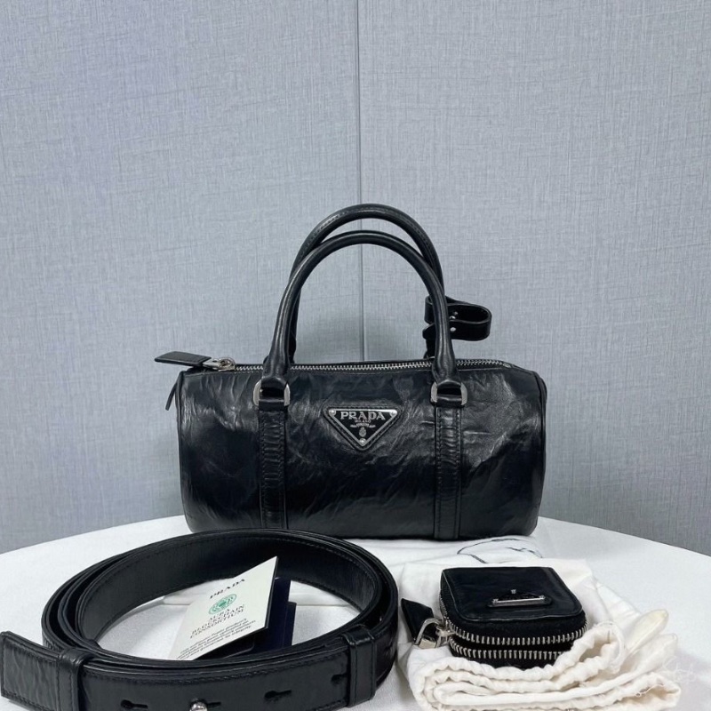 Prada 黑色羊皮波士頓枕頭包 22*11*11cm 95新 配件塵袋 肩帶 零錢包-1