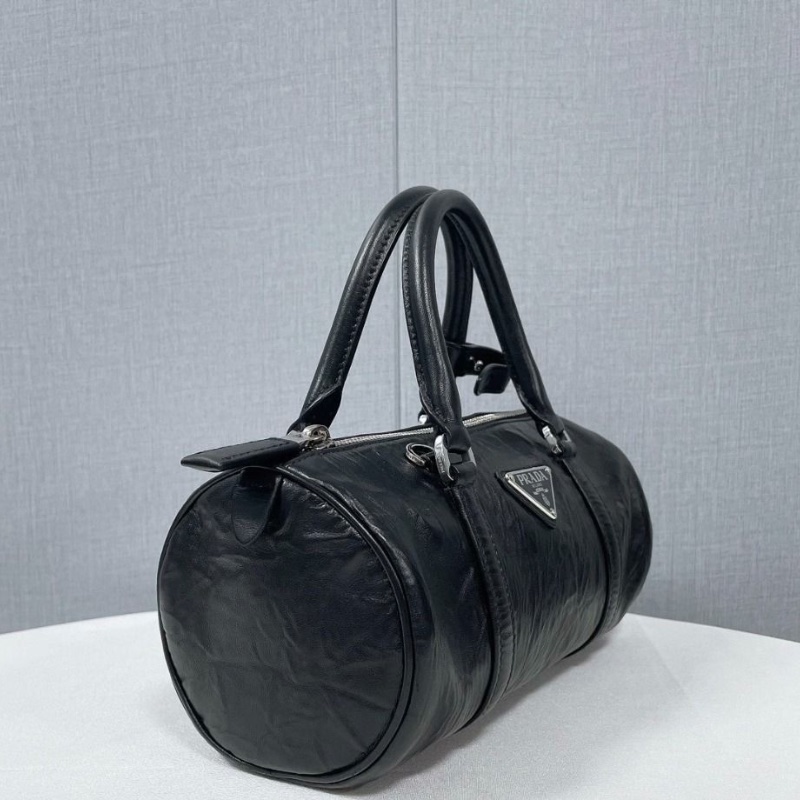 Prada 黑色羊皮波士頓枕頭包 22*11*11cm 95新 配件塵袋 肩帶 零錢包-5