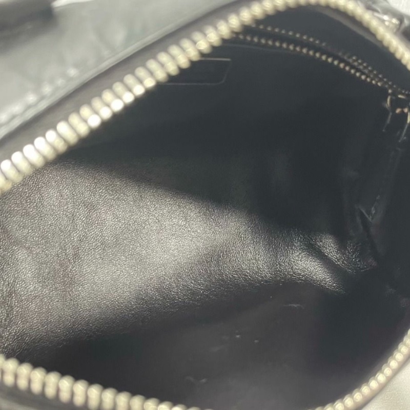 Prada 黑色羊皮波士頓枕頭包 22*11*11cm 95新 配件塵袋 肩帶 零錢包-6