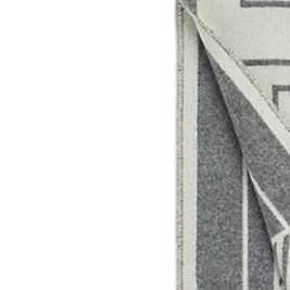 Casaque Lettres au Carre 羊絨圍巾-1