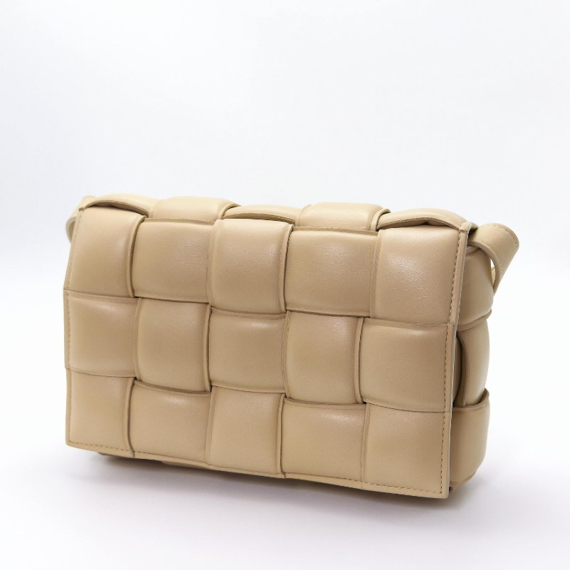 BV PaddedCassette奶茶色肩背斜背枕頭包 26*19*7 98新配件塵袋-6