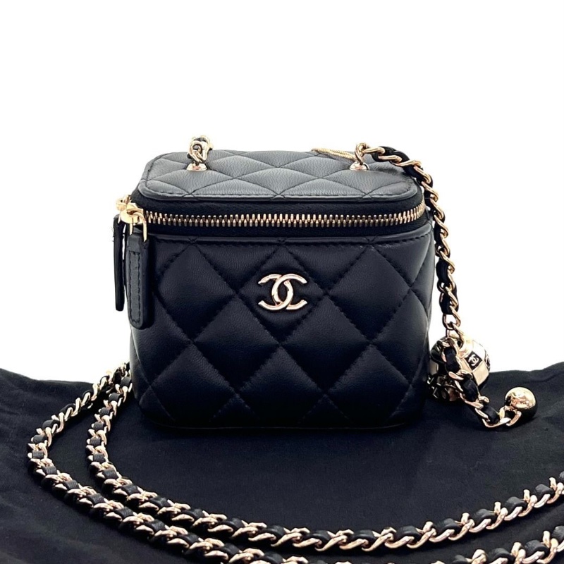 CHANEL 黑金羊皮足球肩背斜背化妝盒子包10*9*7 9新 配件塵袋-1