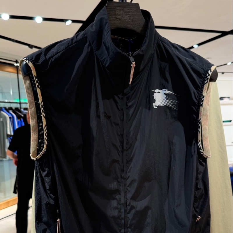 Burberry 男裝薄款透氣黑色背心-3
