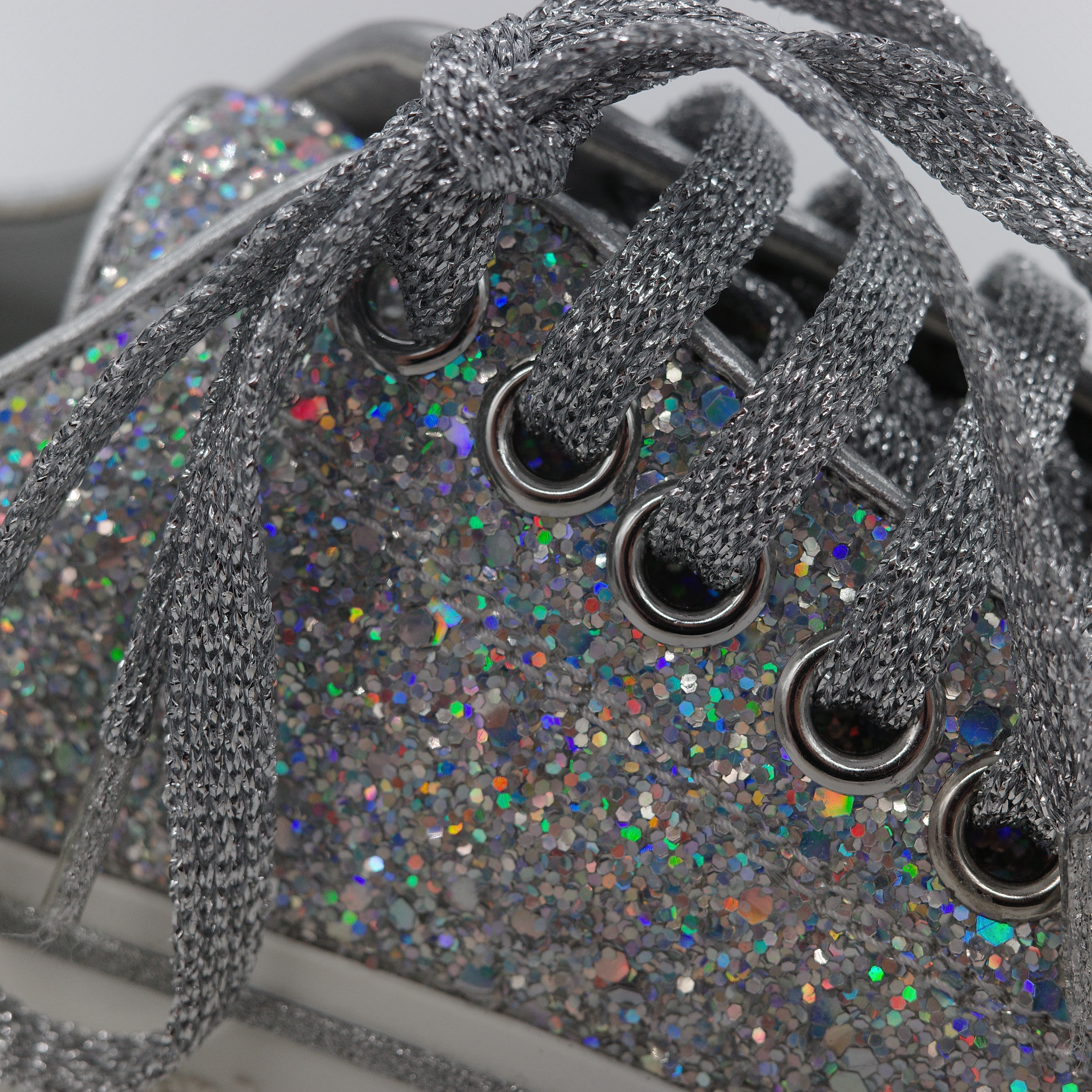 Alexander McQueen 亞歷山大·麥昆 Tread Slick 全銀亮粉 Holo Silver Glitter 亮面織物 繫帶後底運動鞋-19