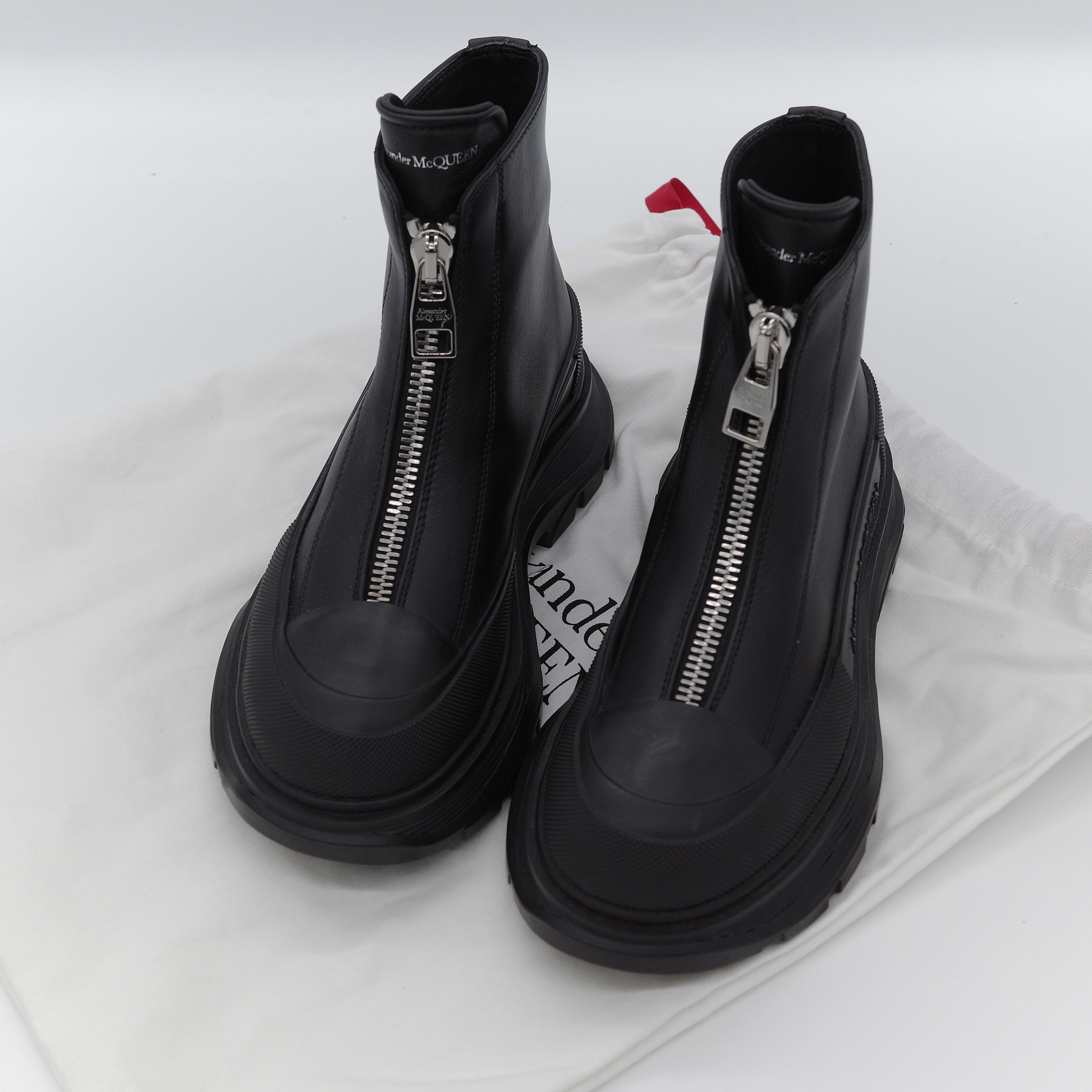Alexander McQueen 亞歷山大·麥昆 Tread Slick 黑色 小牛皮 拉鍊式短靴-1